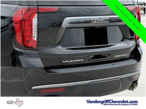Used 2023 GMC Yukon XL Denali Ultimate AWD/4WD image 6