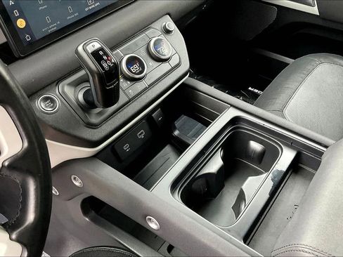 Used 2023 Land Rover Defender 110 X-Dynamic SE image 18