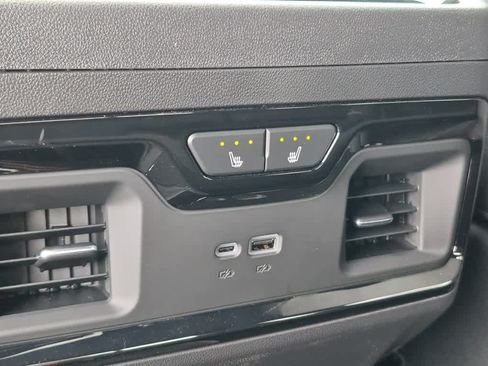 New 2026 GMC Sierra 1500 AT4 w/ AT4 Premium Package AWD/4WD image 10