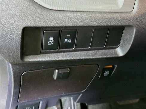 Used 2019 Toyota Sienna SE Premium image 23