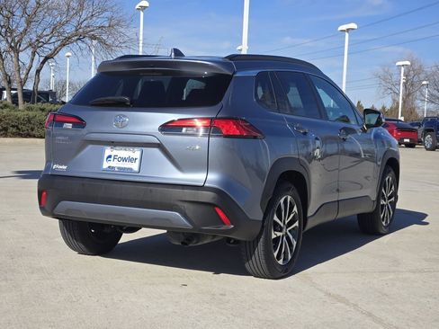 Used 2024 Toyota Corolla Cross XLE w/ Convenience Package image 7