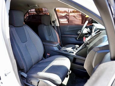 Used 2017 Chevrolet Equinox LT w/ Convenience Package image 13