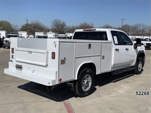 Used 2023 GMC Sierra 2500 Pro w/ Convenience Package image 2