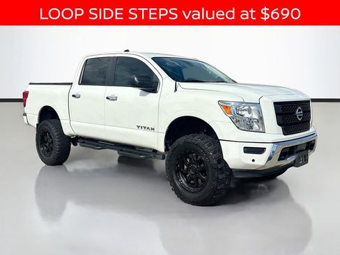 Used 2021 Nissan Titan SV w/ SV Convenience Package AWD/4WD image 3