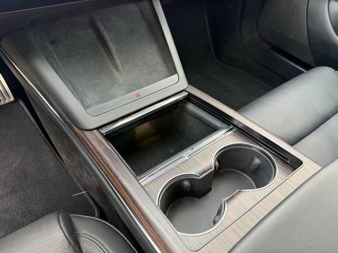 Used 2022 Tesla Model S image 23