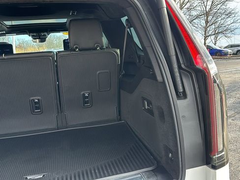 Used 2022 Cadillac Escalade ESV Sport Platinum w/ Heavy-Duty Trailer Package image 37
