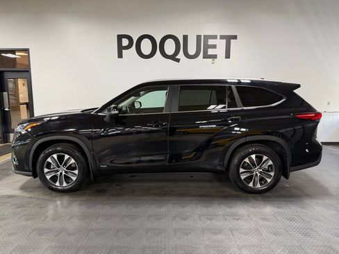 Used 2023 Toyota Highlander XLE image 1