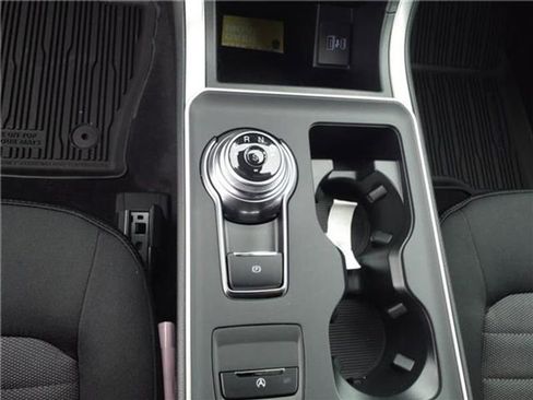 Used 2024 Ford Edge SE image 34