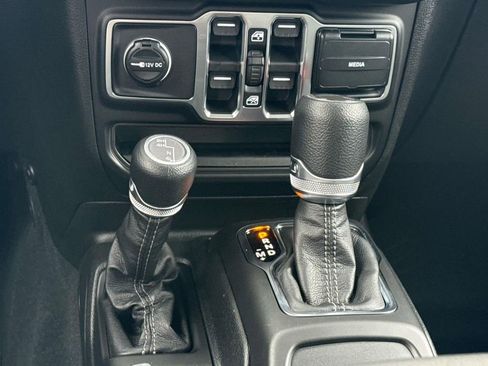 New 2026 Jeep Gladiator Sport image 19