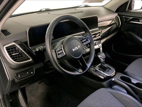 Used 2025 Kia Seltos S image 14