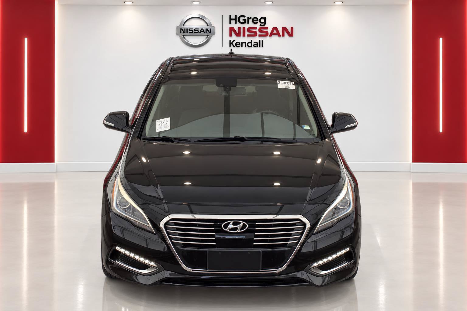 Used 2017 Hyundai Sonata Limited w/ Ultimate Package 02 FWD image 5