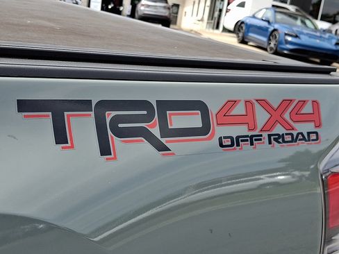 Used 2023 Toyota Tacoma TRD Off-Road w/ TRD Premium Off Road Package AWD/4WD image 22