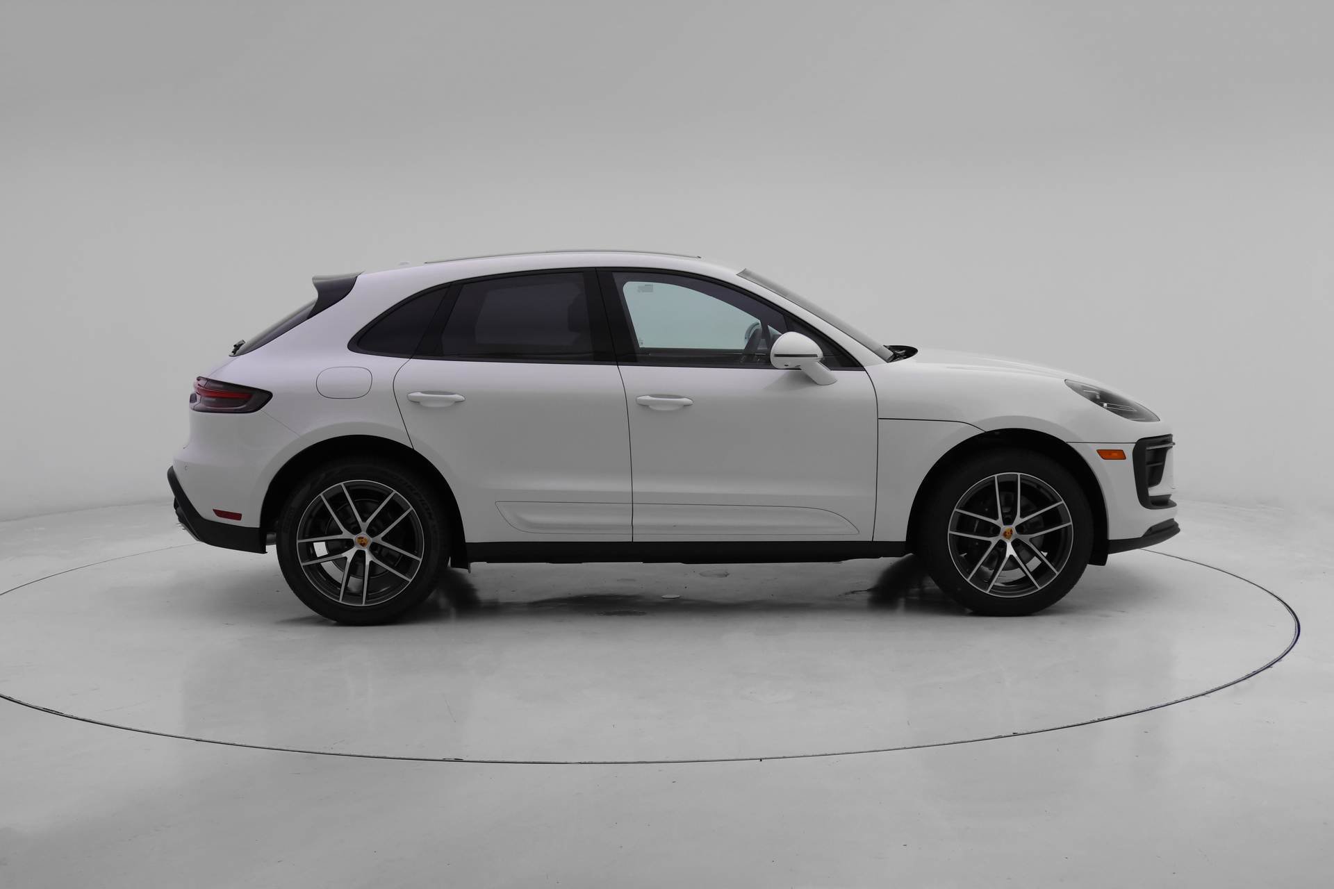 Used 2026 Porsche Macan AWD/4WD image 13