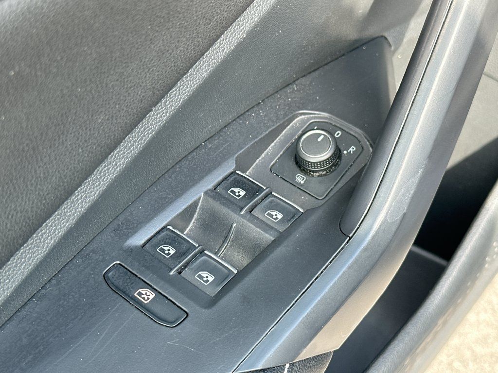Used 2024 Volkswagen Jetta SE FWD image 21