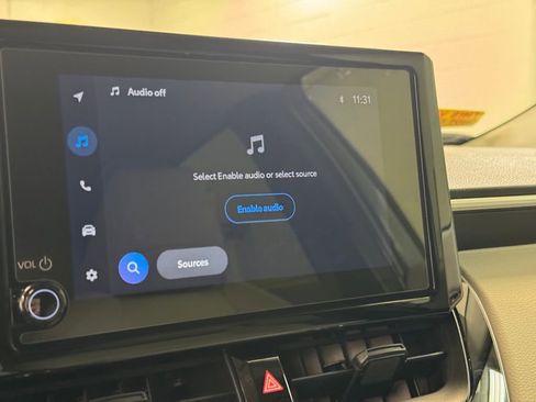 Used 2025 Toyota Corolla Cross L image 38