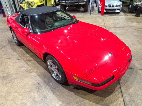 Used 1991 Chevrolet Corvette Convertible image 28