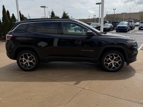 Used 2024 Jeep Compass Limited AWD/4WD image 6