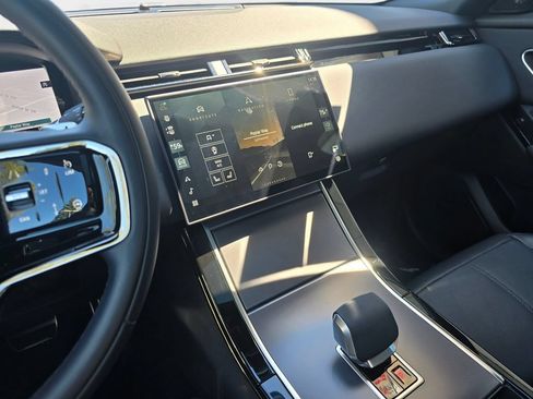 Certified 2025 Land Rover Range Rover Velar Dynamic SE AWD/4WD image 20