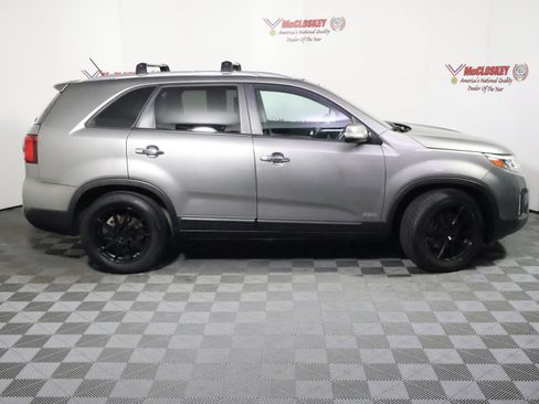 Used 2015 Kia Sorento EX w/ EX V6 Touring Package AWD/4WD image 3