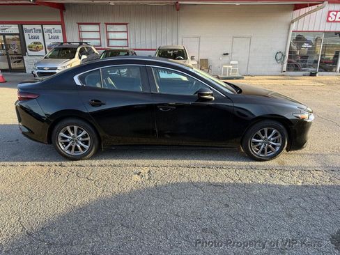 Used 2020 MAZDA MAZDA3 Sedan image 5