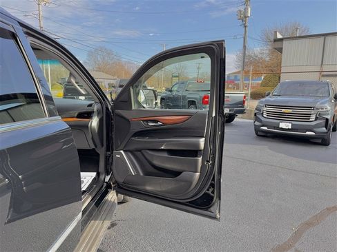 Used 2015 Cadillac Escalade ESV 4WD image 12