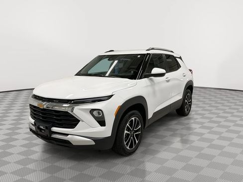 Certified 2025 Chevrolet TrailBlazer LT AWD/4WD image 4