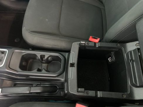 Used 2019 Jeep Wrangler Unlimited Sport S image 29