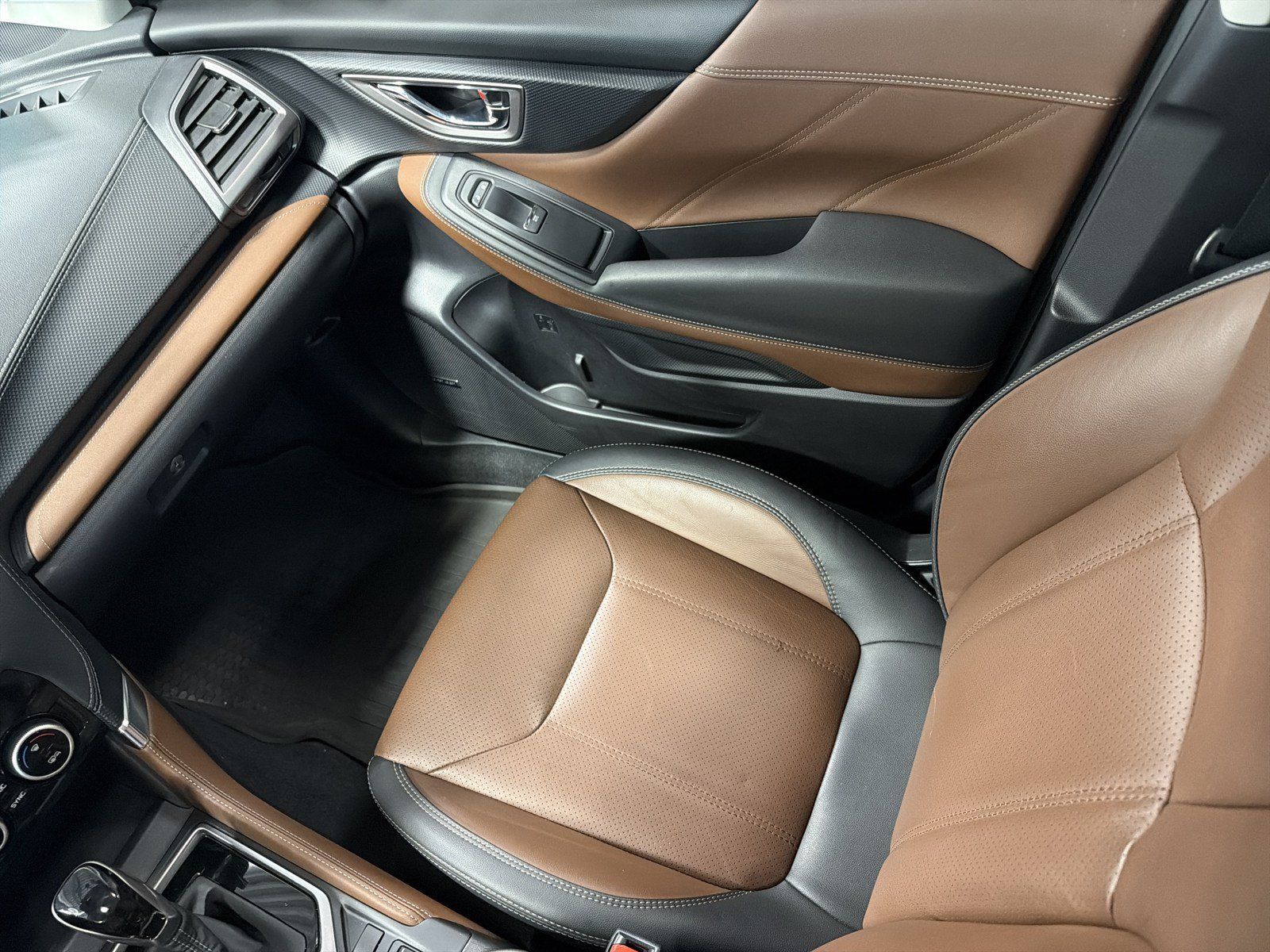 Certified 2023 Subaru Forester Touring AWD/4WD image 11