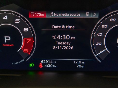 Used 2021 Audi RS Q8 w/ Carbon Optic Package AWD/4WD image 22