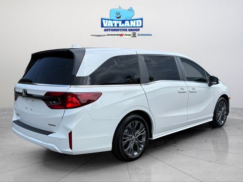New 2026 Honda Odyssey Touring image 5