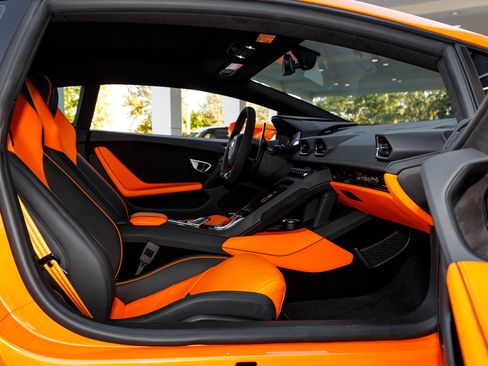 Used 2023 Lamborghini Huracan EVO RWD image 37