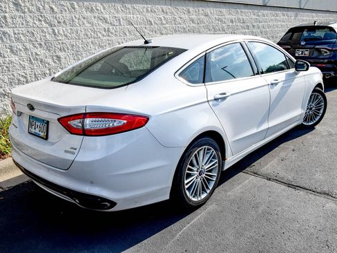 Used 2015 Ford Fusion SE w/ Equipment Group 202A FWD image 4