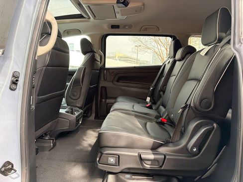 New 2026 Honda Odyssey Touring image 18