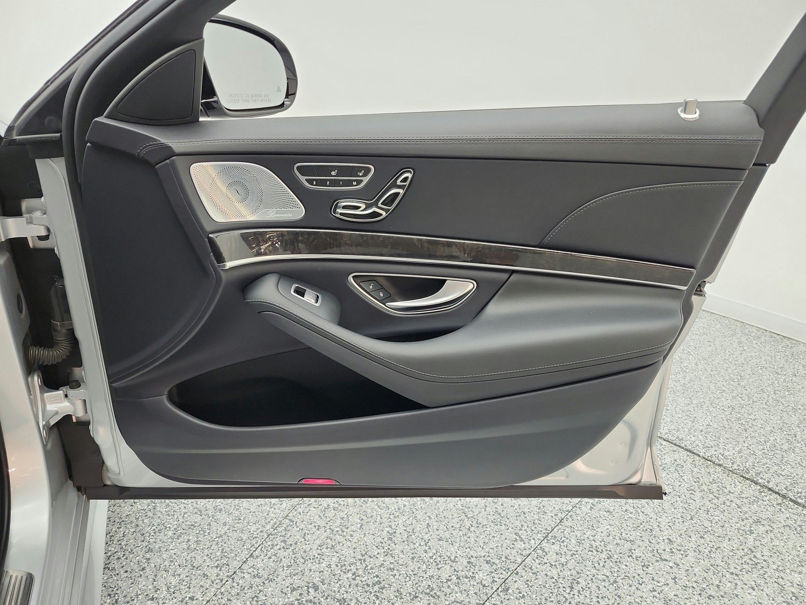 Used 2018 Mercedes-Benz S 560 Sedan image 20