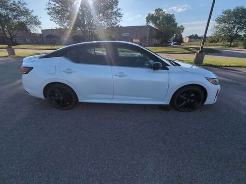 Used 2024 Nissan Sentra SR FWD image 2
