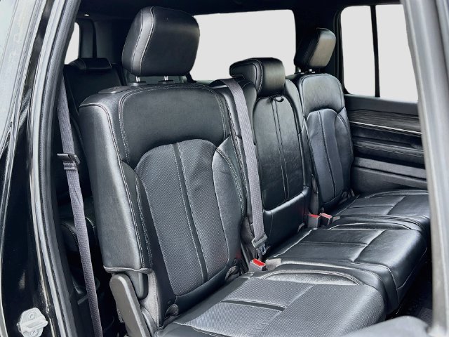 Used 2024 Jeep Wagoneer L Series II w/ Flexible Seating Group AWD/4WD image 29