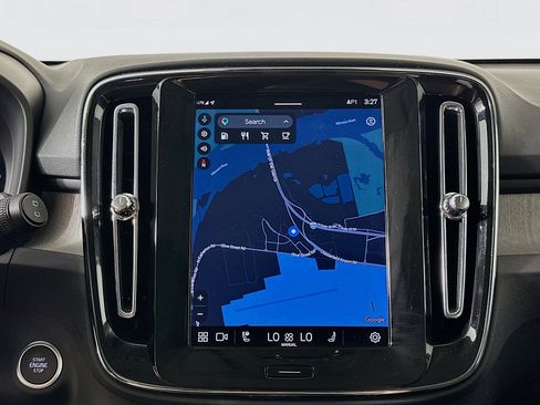 Used 2025 Volvo XC40 B5 Plus AWD/4WD image 22