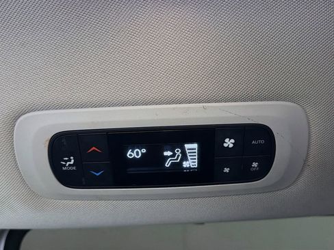 Used 2022 Chrysler Pacifica Touring-L image 27