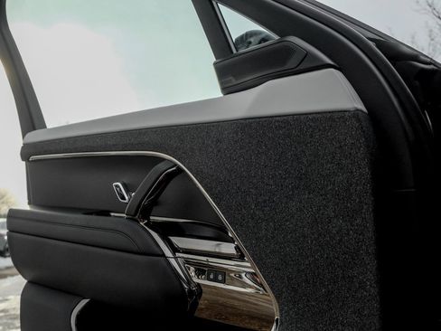 New 2025 Land Rover Range Rover Sport Dynamic SE image 11