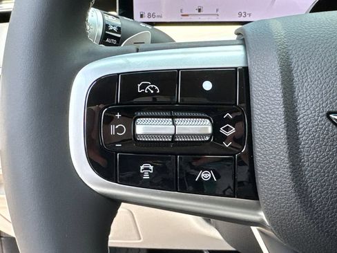 New 2026 Genesis GV70 2.5T Advanced AWD/4WD image 25