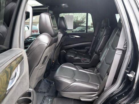Used 2017 Cadillac Escalade Platinum AWD/4WD image 17