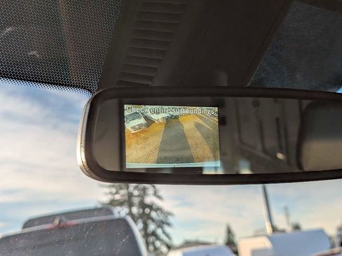 Used 2025 Mercedes-Benz Sprinter 2500 image 32