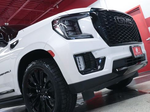 Used 2022 GMC Yukon XL Denali RWD image 42