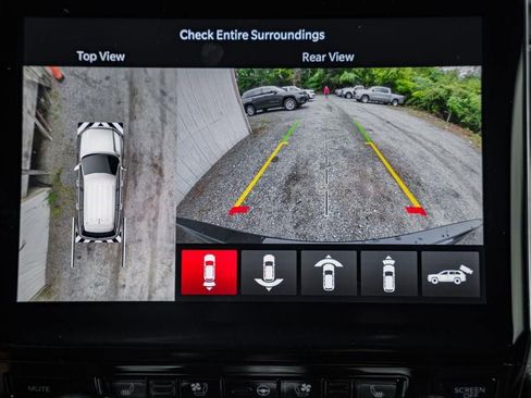 New 2025 Jeep Grand Cherokee Overland w/ Adv Protech Group III AWD/4WD image 39