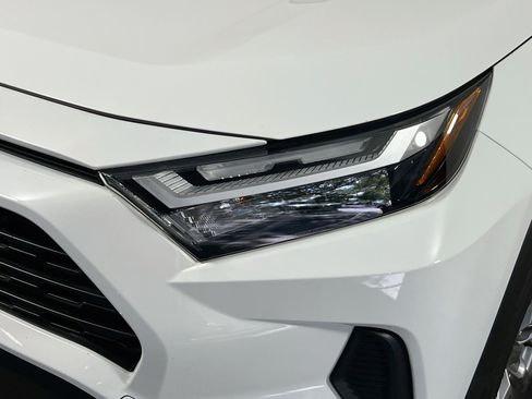 Used 2023 Toyota RAV4 LE AWD/4WD image 12