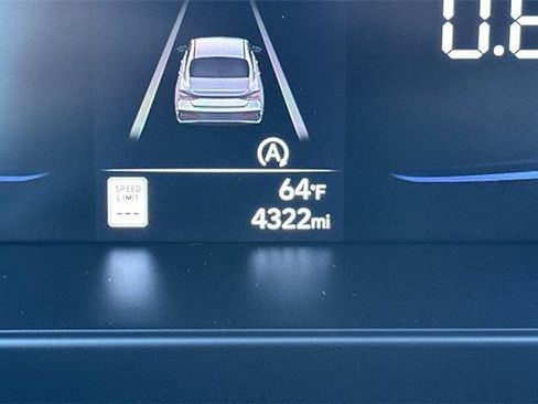 Certified 2025 Hyundai Elantra SE image 24