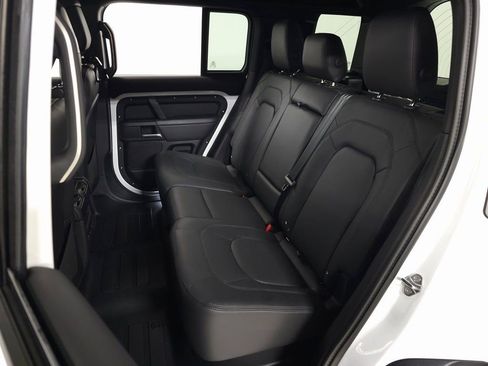 Used 2025 Land Rover Defender 110 S image 36