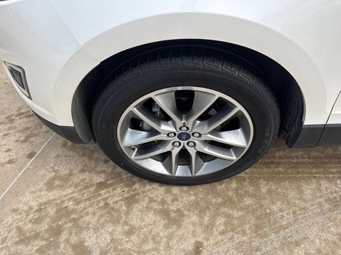 Used 2016 Ford Edge Titanium w/ Equipment Group 301A FWD image 9