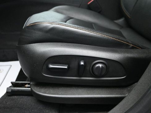 Used 2021 Chevrolet Equinox LT image 21