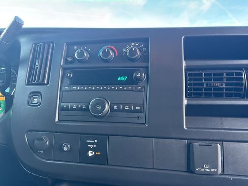 Used 2024 GMC Savana 2500 w/ Driver Convenience Package image 11